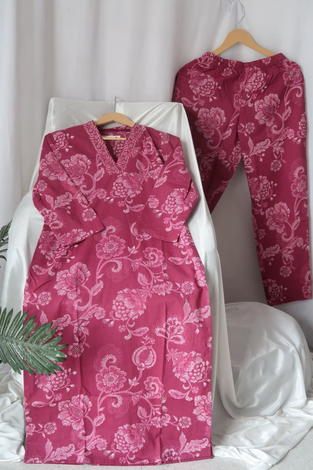 Bekaraar Burgundy Suit Set - Raahat6.0