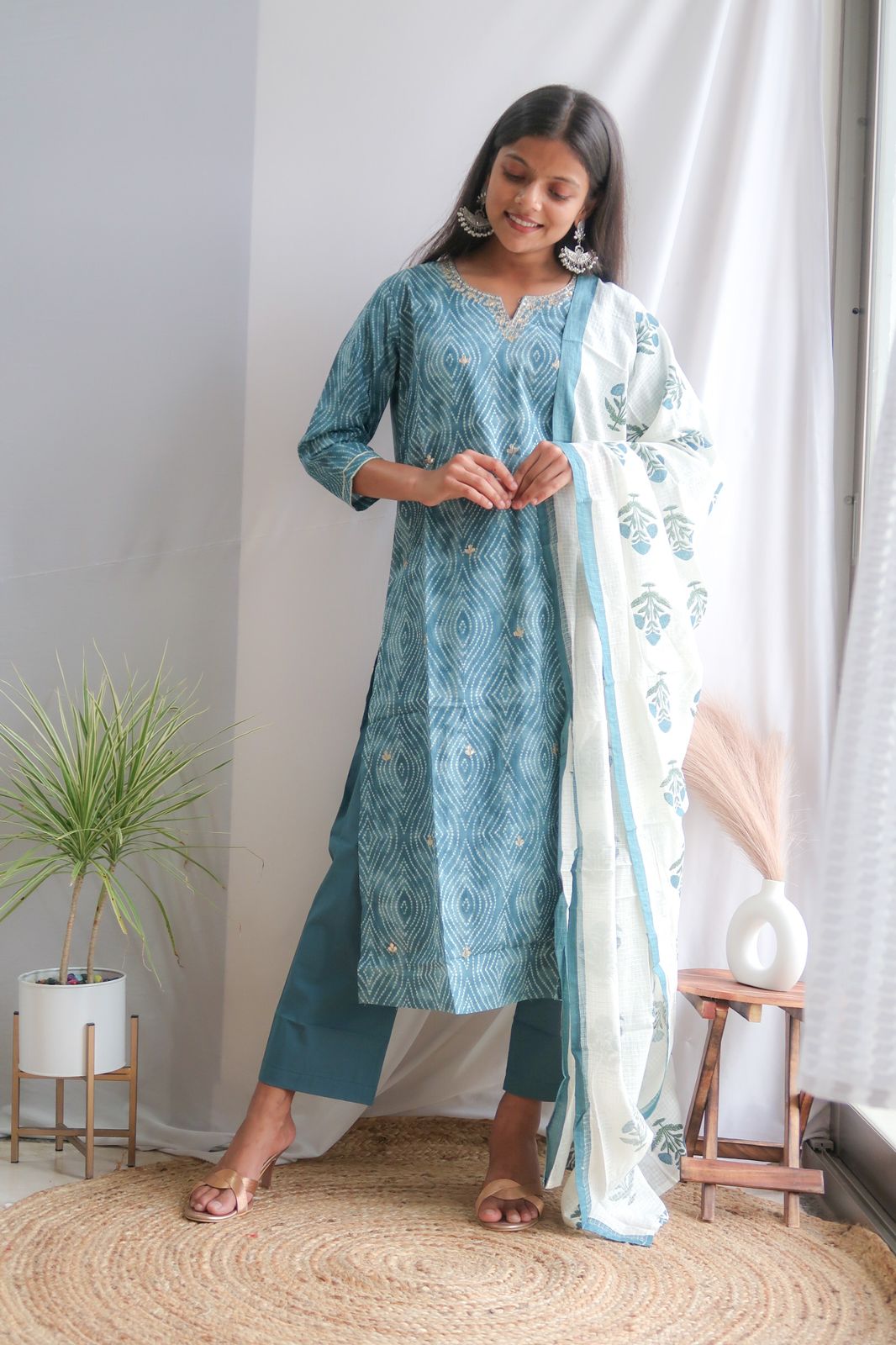 Azure Gota Symphony Straight Suit Set