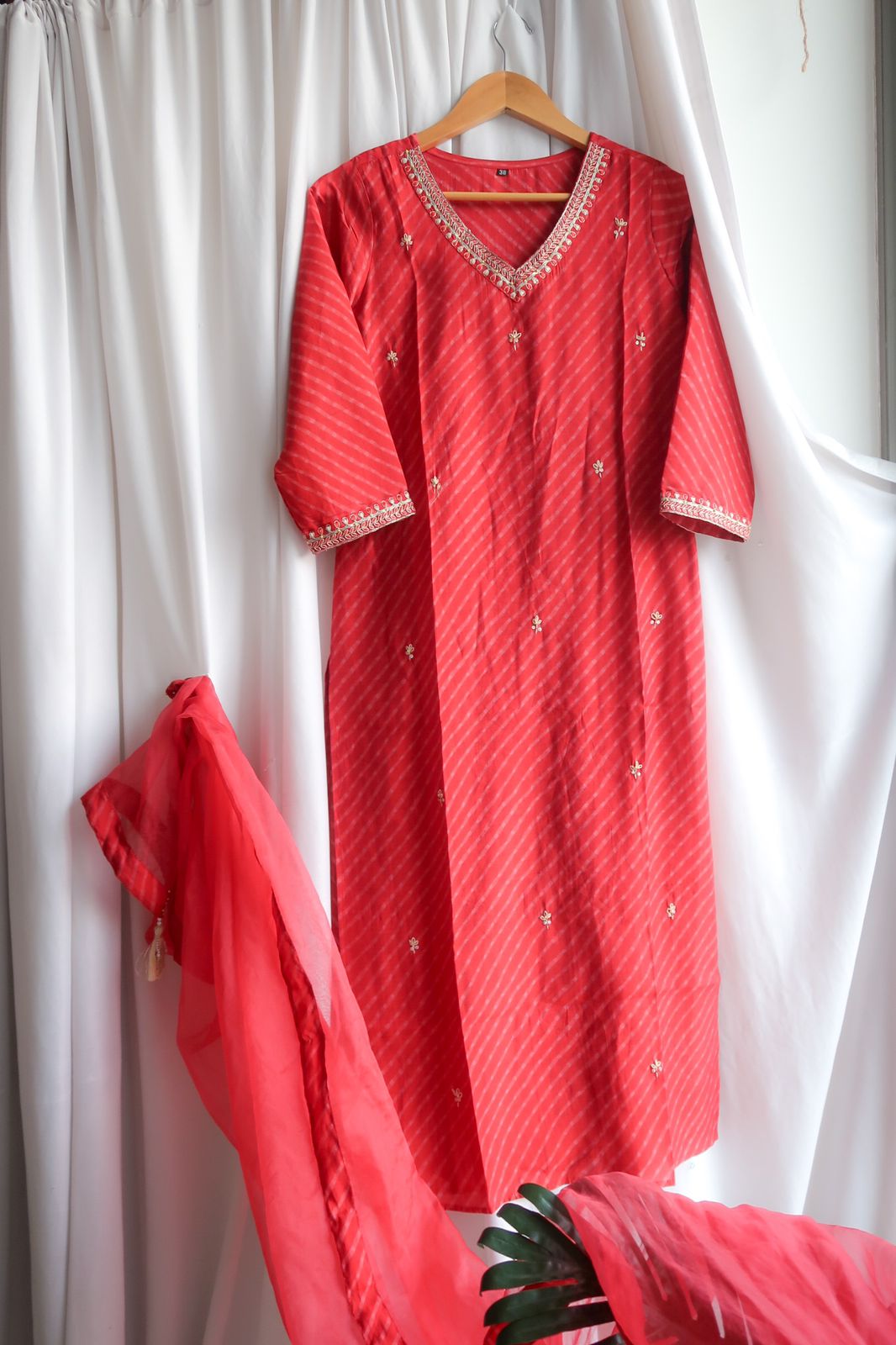 Laal Ishq Kurta And Dupatta Suit Set
