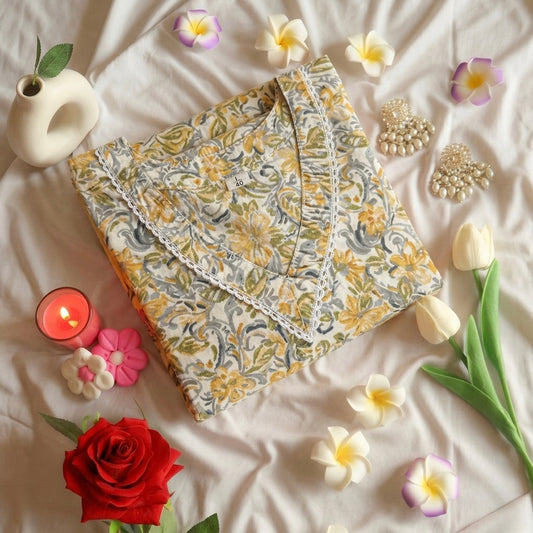 Yellow strokes floral Kurta Slim fit