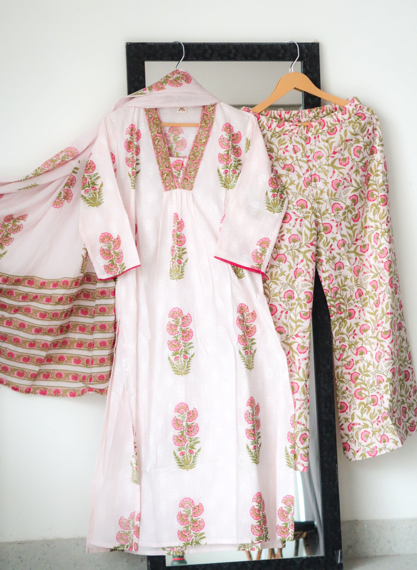 Blissful floral energy Suit Set